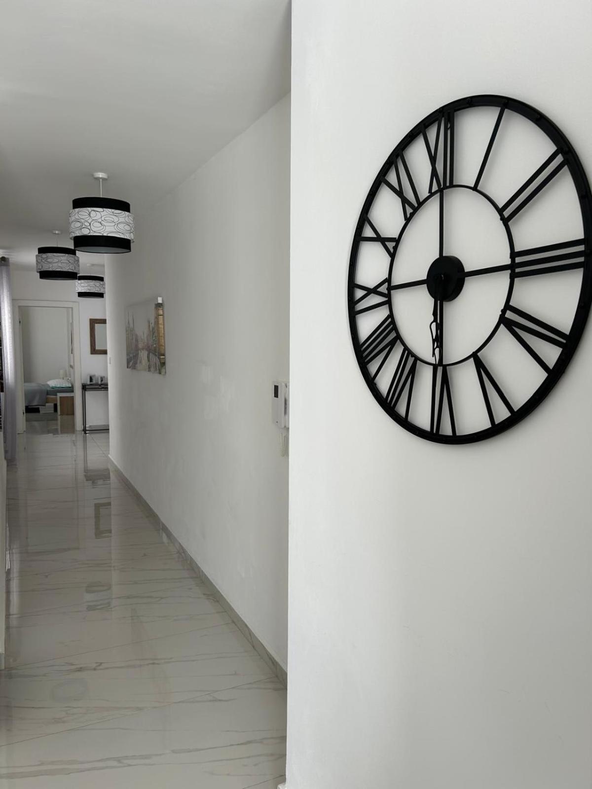 Exceptional 3-Bedroom Apartment, Sliema - Tigne Point! Екстер'єр фото