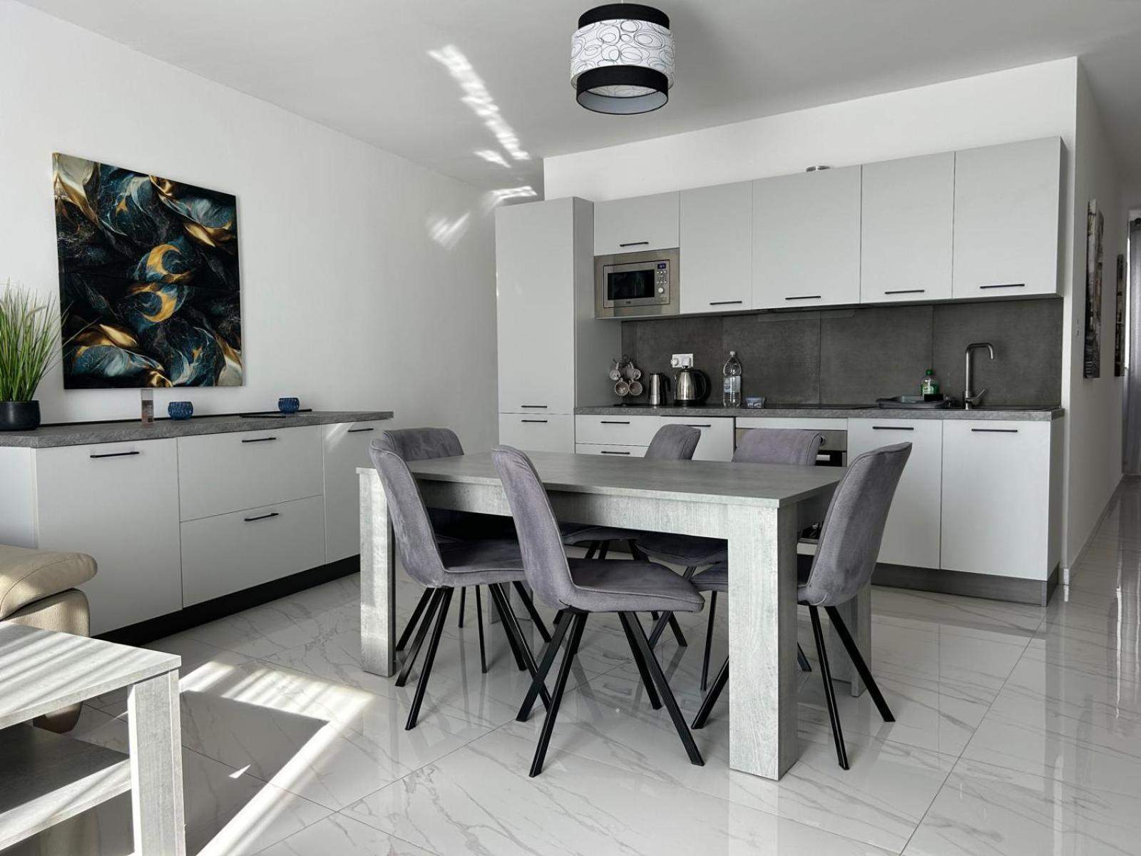 Exceptional 3-Bedroom Apartment, Sliema - Tigne Point! Екстер'єр фото