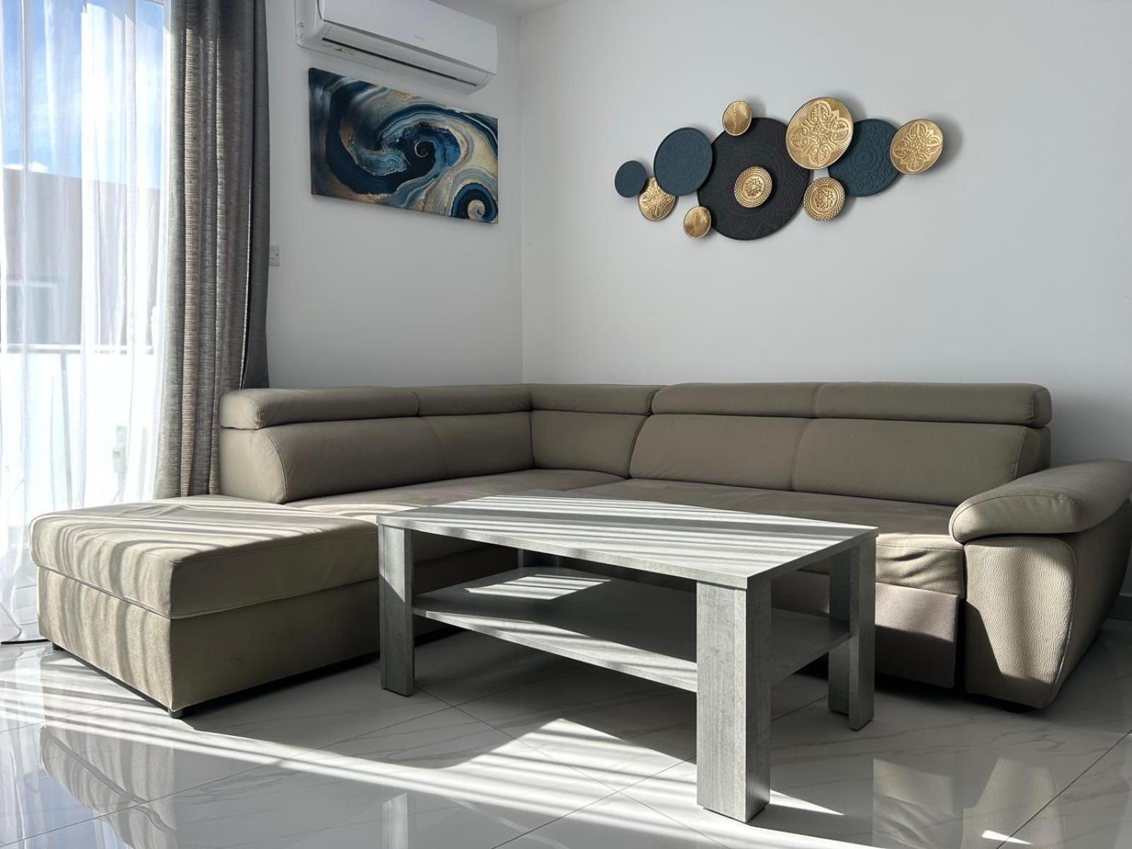 Exceptional 3-Bedroom Apartment, Sliema - Tigne Point! Екстер'єр фото