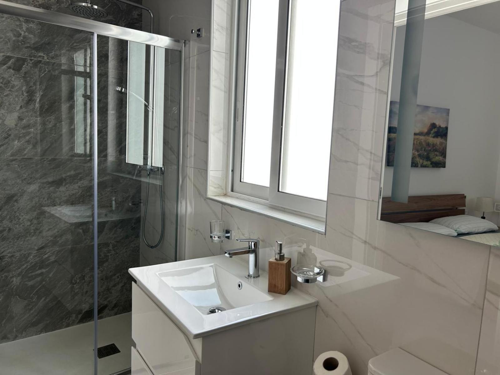 Exceptional 3-Bedroom Apartment, Sliema - Tigne Point! Екстер'єр фото