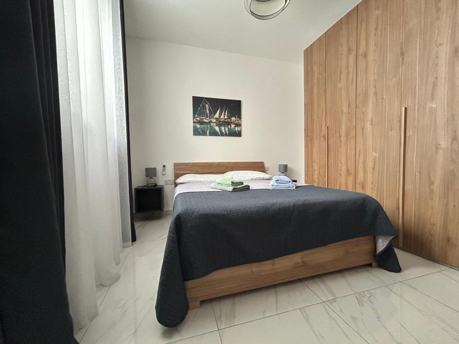 Exceptional 3-Bedroom Apartment, Sliema - Tigne Point! Екстер'єр фото