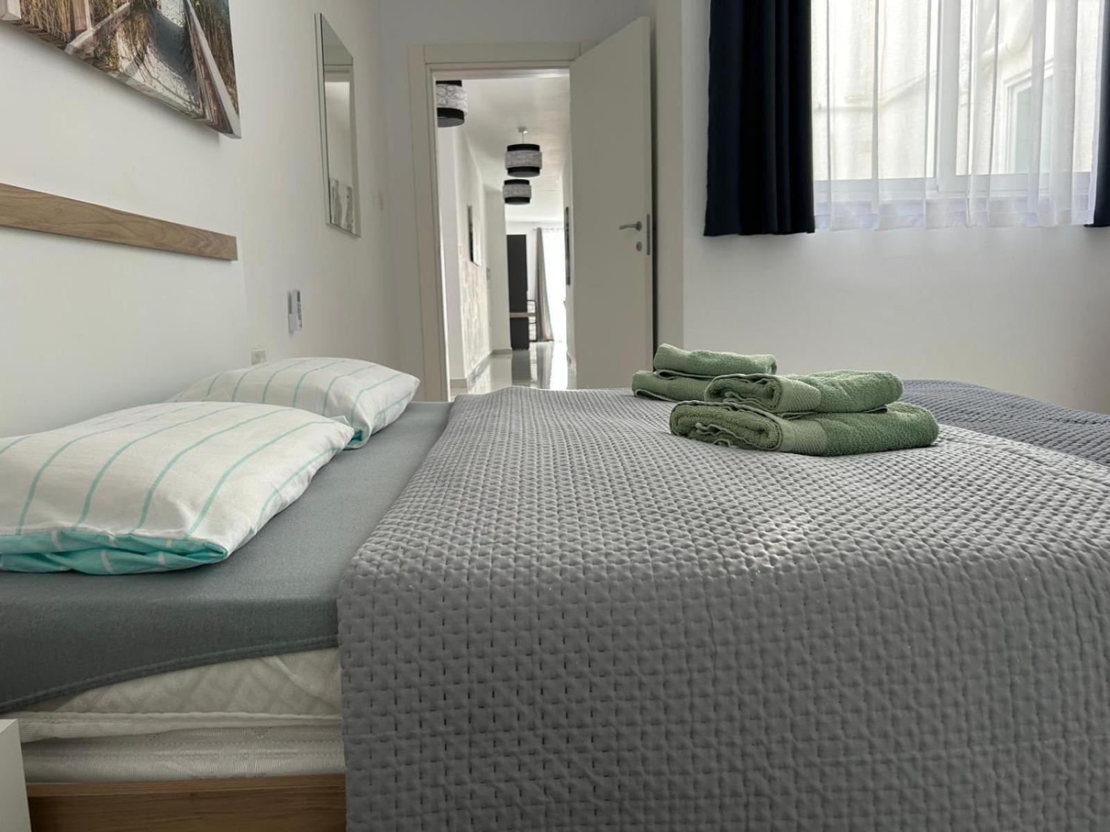 Exceptional 3-Bedroom Apartment, Sliema - Tigne Point! Екстер'єр фото
