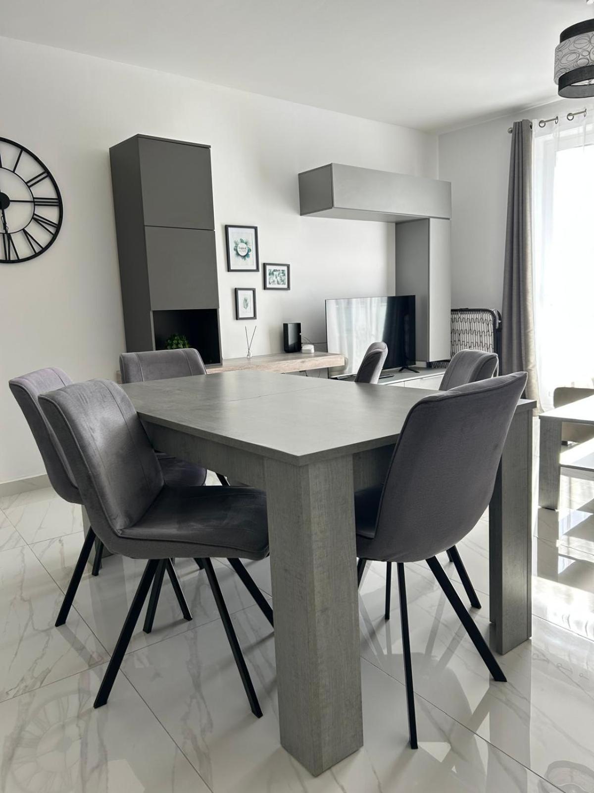 Exceptional 3-Bedroom Apartment, Sliema - Tigne Point! Екстер'єр фото
